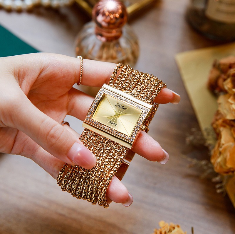 New Women's Fashion Gold Diamond Tassel Watch