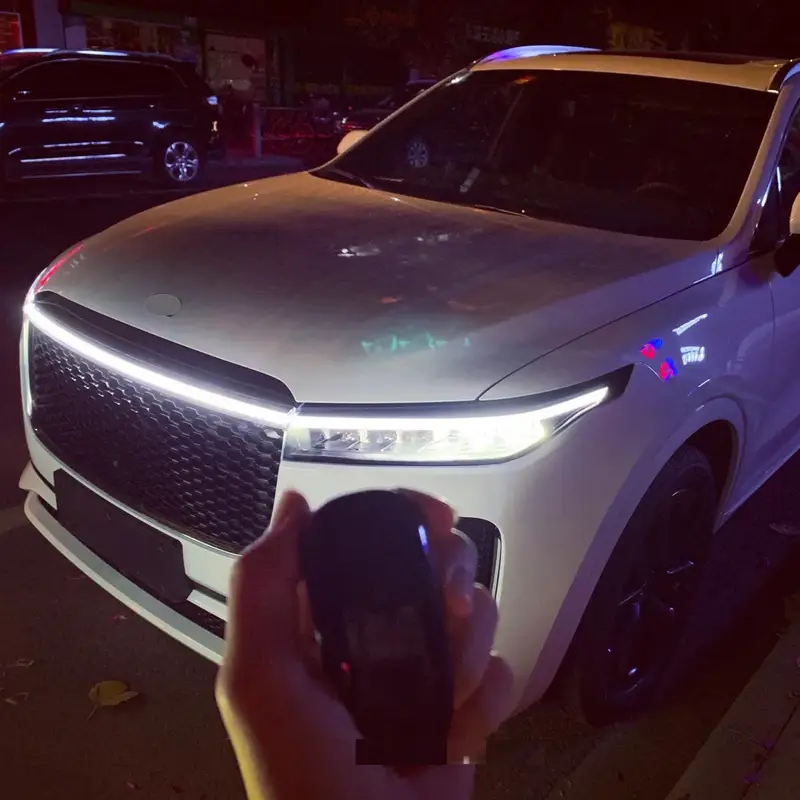 Dynamic cut-through daytime running lights