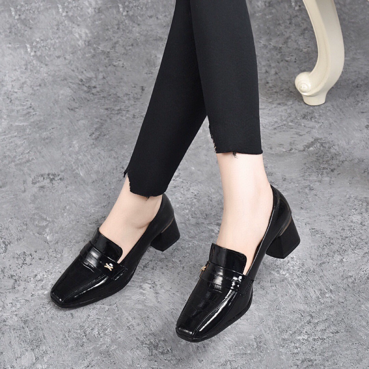 Women’s Glossy Block Heel Loafers
